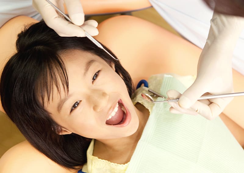 笑顔の小児患者